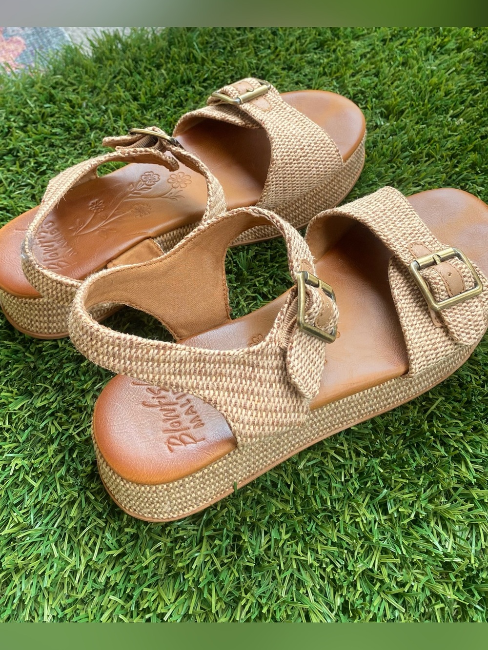 Vegan buckle platform sandals in magical tan/size 9 - Picture 3 of 6